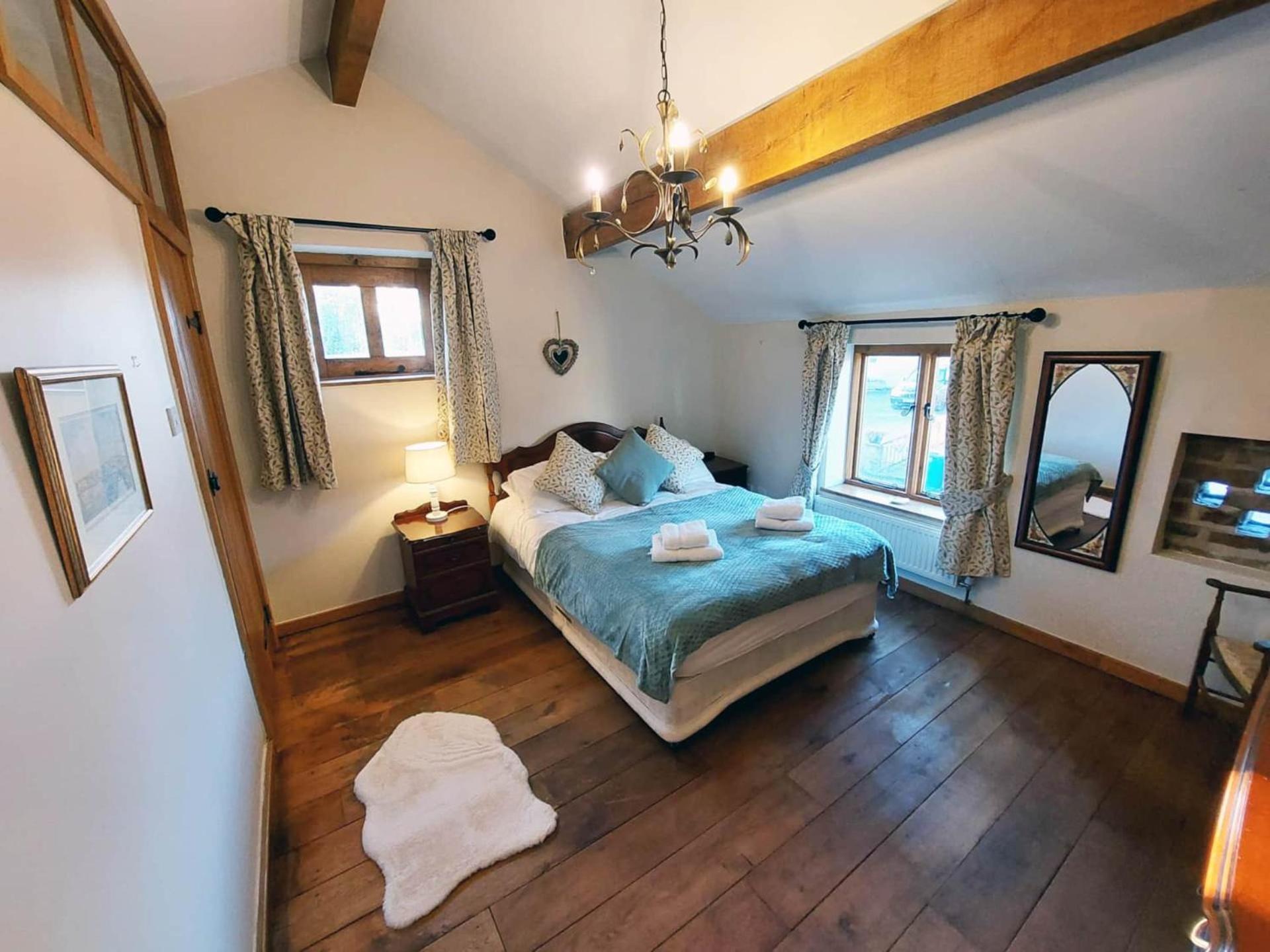 The Old Mill Barn With Hot Tub And Private Use Of Heated Pool Villa Wirral Ngoại thất bức ảnh