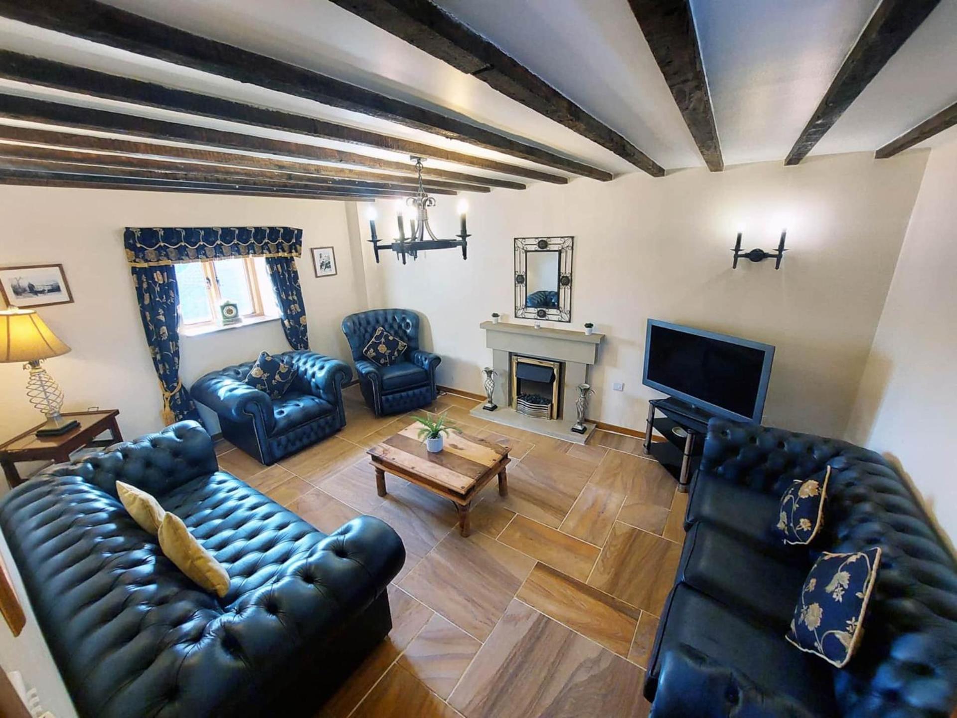 The Old Mill Barn With Hot Tub And Private Use Of Heated Pool Villa Wirral Ngoại thất bức ảnh